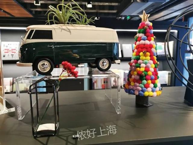 书店中还有200余种引进文创产品日本文化系列盲盒意大利alessandro